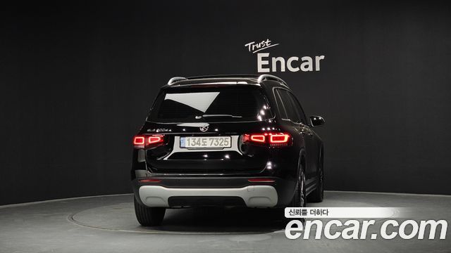 Mercedes-Benz GLB-Class 2021 — photo 4