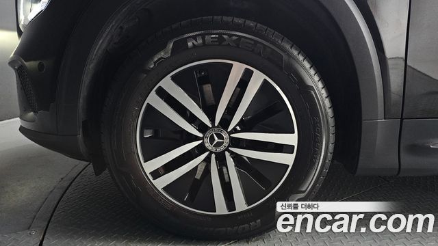 Mercedes-Benz GLB-Class 2021 — photo 5