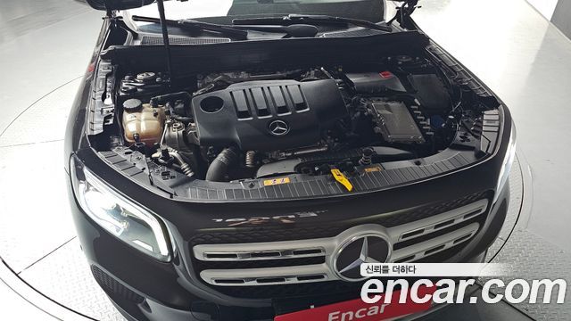 Mercedes-Benz GLB-Class 2021 — photo 6
