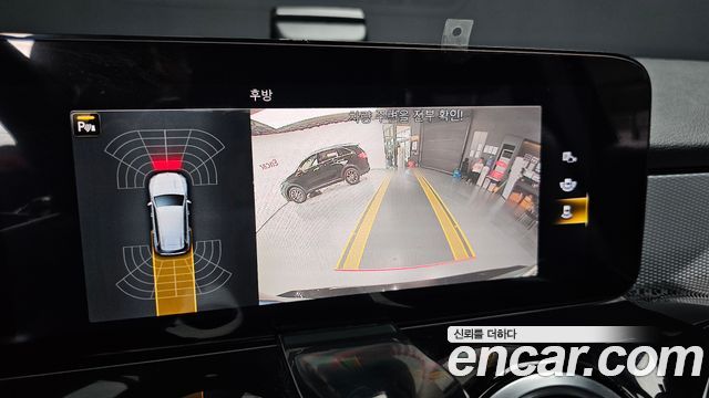 Mercedes-Benz GLB-Class 2021 — photo 15