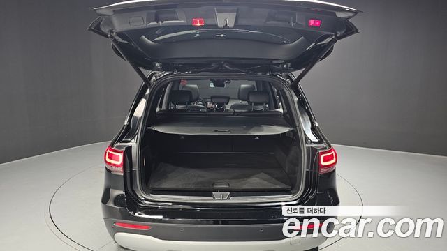 Mercedes-Benz GLB-Class 2021 — photo 20