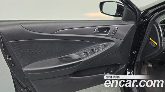 Hyundai Sonata 2012 — photo 14