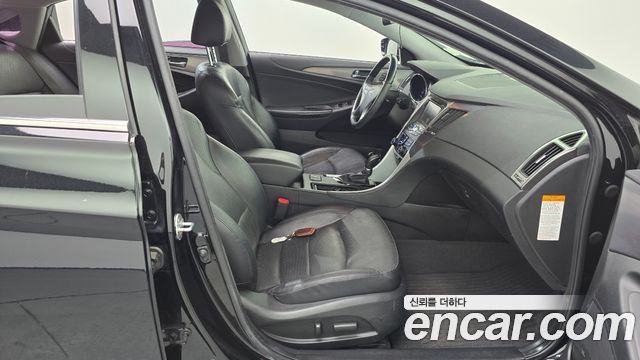 Hyundai Sonata 2012 — photo 16