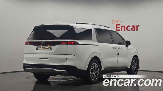 Kia Canival 2021 — photo 2