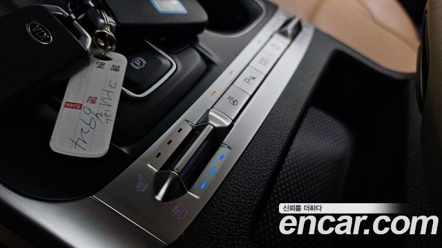 Kia Canival 2021 — photo 22
