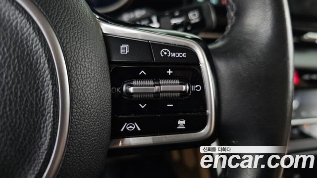 Kia Canival 2021 — photo 23