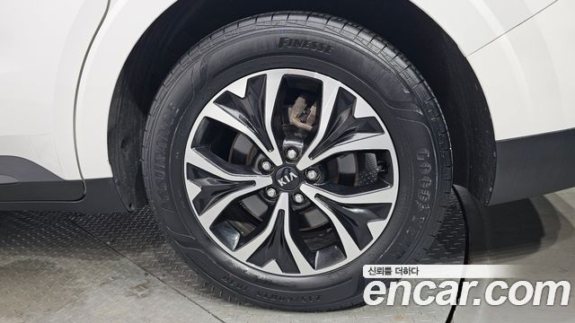 Kia Canival 2021 — photo 7