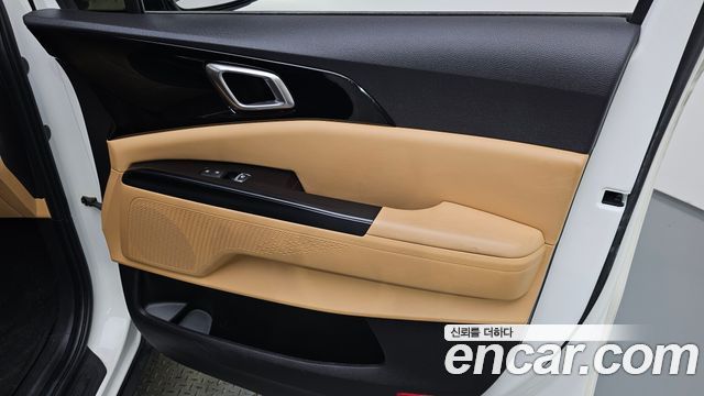 Kia Canival 2021 — photo 15