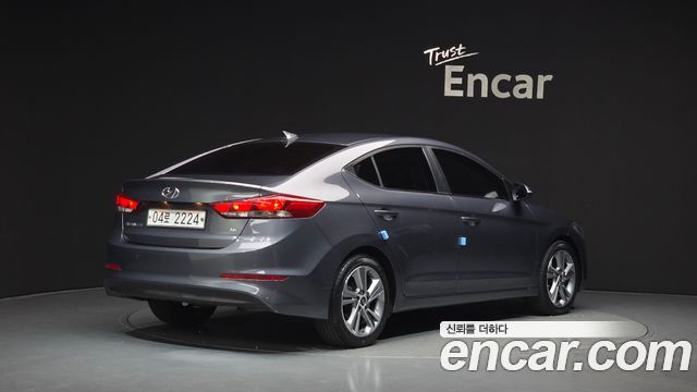Hyundai AVANTE 2018 — photo 2