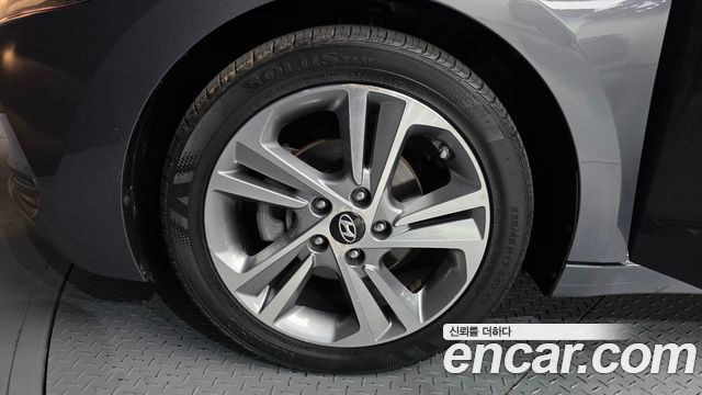 Hyundai AVANTE 2018 — photo 5