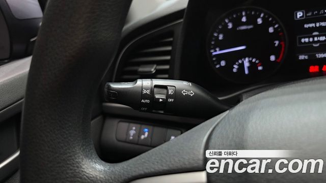 Hyundai AVANTE 2018 — photo 22