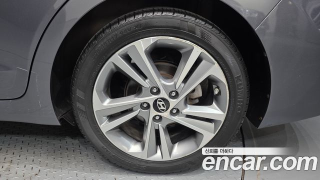 Hyundai AVANTE 2018 — photo 7