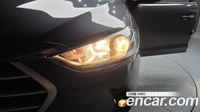 Hyundai AVANTE 2018 — photo 8