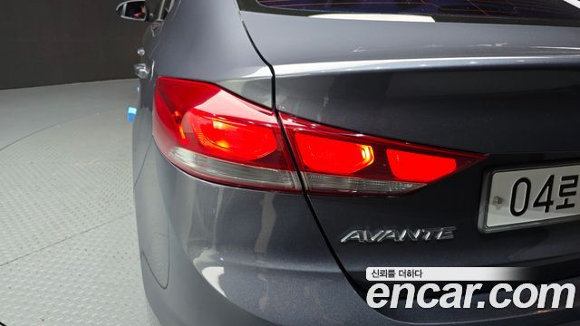 Hyundai AVANTE 2018 — photo 9