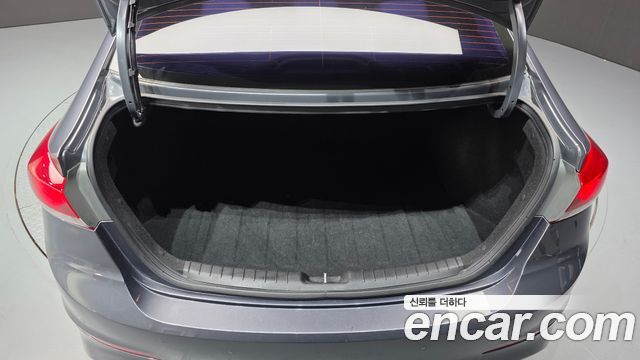 Hyundai AVANTE 2018 — photo 28