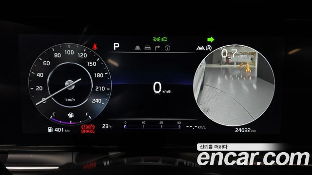 Kia Canival 2023 — photo 11
