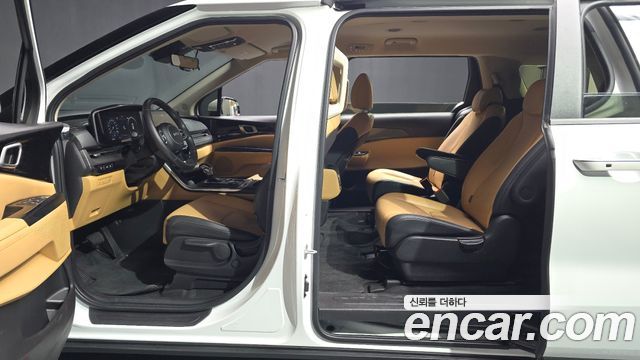 Kia Canival 2023 — photo 13
