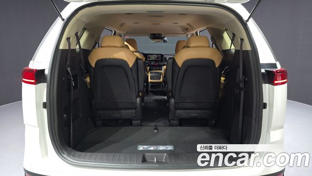 Kia Canival 2023 — photo 26