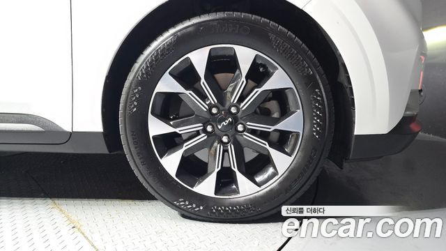 Kia Canival 2023 — photo 7