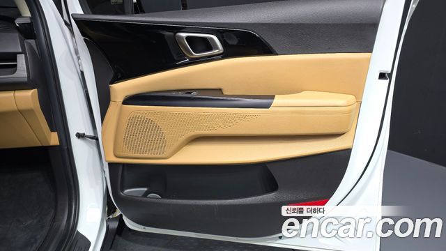 Kia Canival 2023 — photo 15