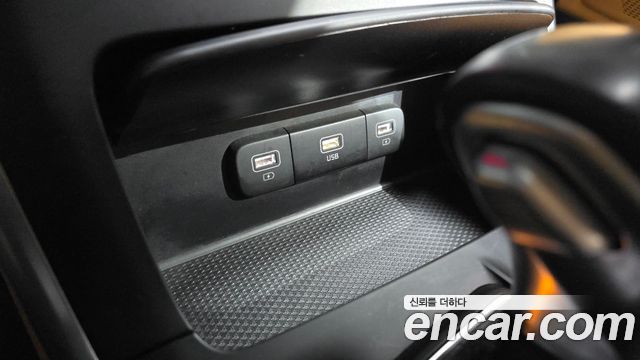 Kia Canival 2023 — photo 16