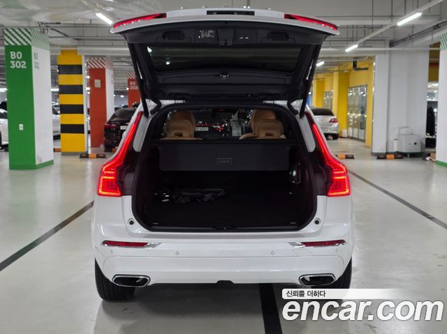 Volvo XC60 2020 — photo 18