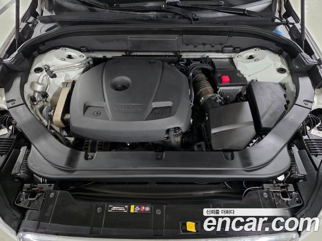 Volvo XC60 2020 — photo 19