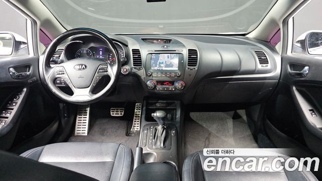Kia K3 2013 — photo 10