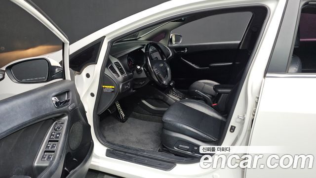 Kia K3 2013 — photo 13