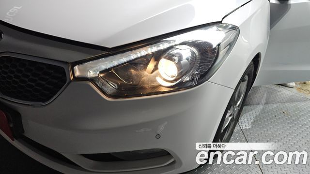 Kia K3 2013 — photo 8
