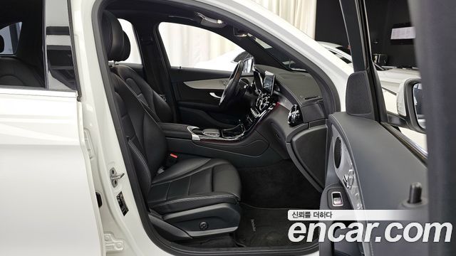 Mercedes-Benz GLC-Class 2022 — photo 17