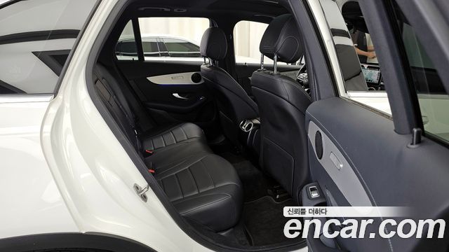 Mercedes-Benz GLC-Class 2022 — photo 18