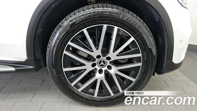 Mercedes-Benz GLC-Class 2022 — photo 7
