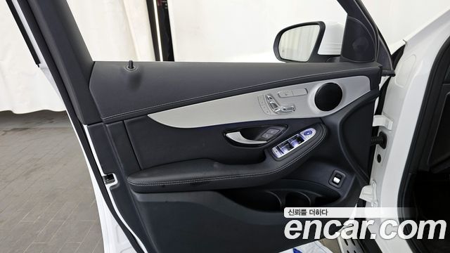 Mercedes-Benz GLC-Class 2022 — photo 14