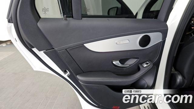 Mercedes-Benz GLC-Class 2022 — photo 15