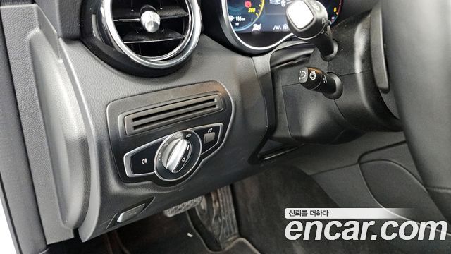 Mercedes-Benz GLC-Class 2022 — photo 28