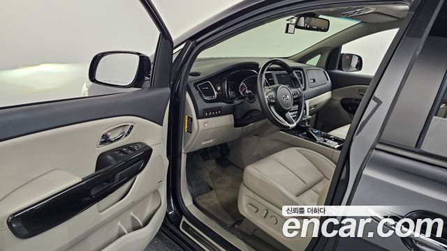 Kia Canival 2019 — photo 13