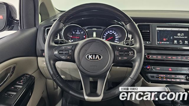 Kia Canival 2019 — photo 20