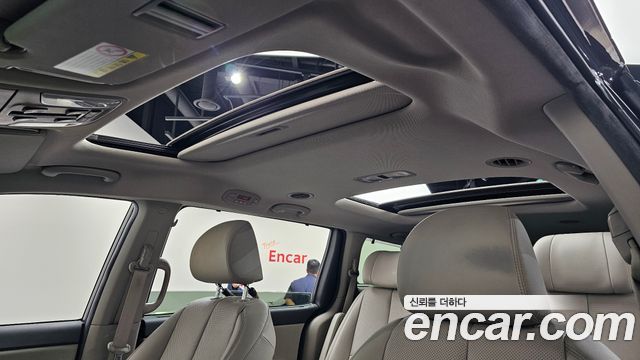 Kia Canival 2019 — photo 22