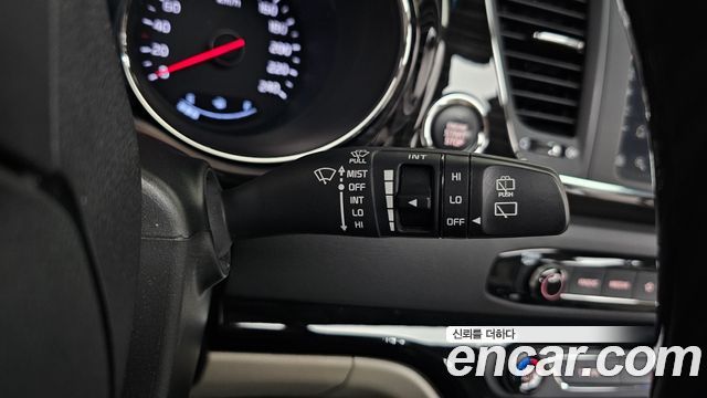 Kia Canival 2019 — photo 28
