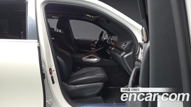 Mercedes-Benz GLS-Class 2023 — photo 11