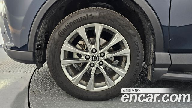 Toyota RAV4 2018 — photo 5