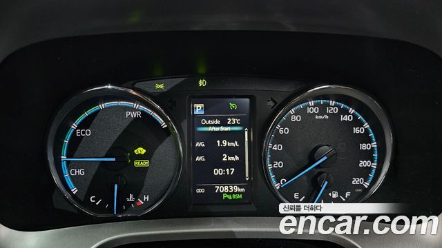 Toyota RAV4 2018 — photo 11