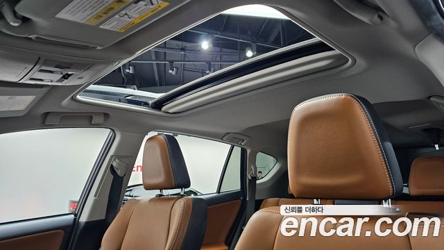 Toyota RAV4 2018 — photo 21