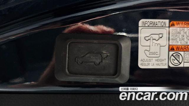 Toyota RAV4 2018 — photo 22