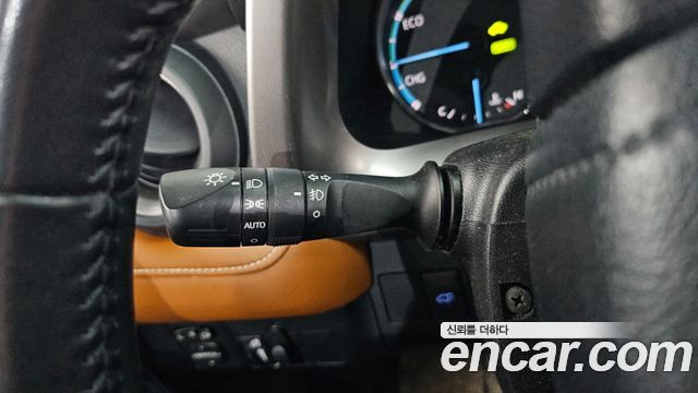 Toyota RAV4 2018 — photo 27