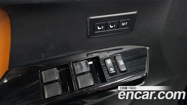 Toyota RAV4 2018 — photo 29