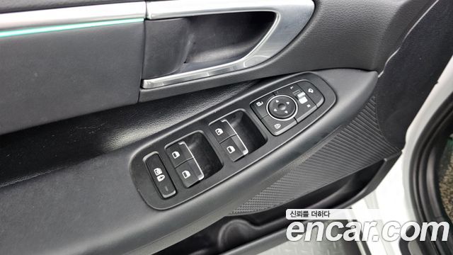 Hyundai Sonata 2020 — photo 28