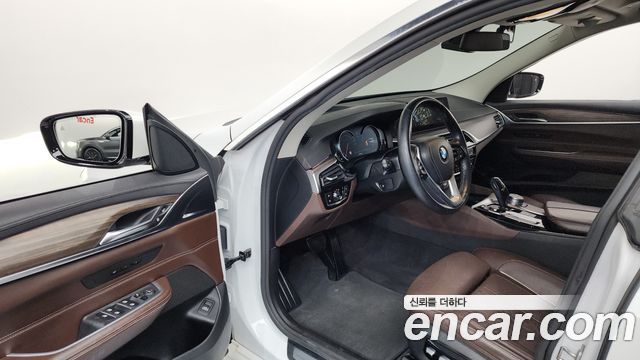 BMW Gran Turismo 2018 — photo 10