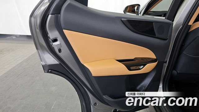 Lexus NX 2025 — photo 15